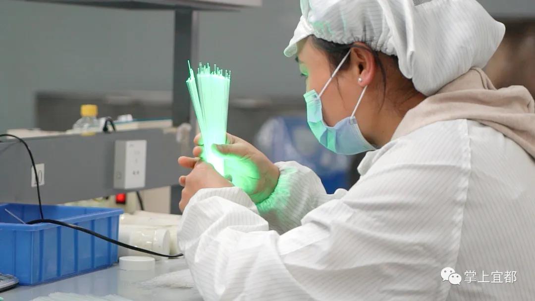 导光光纤通体发光工作原理